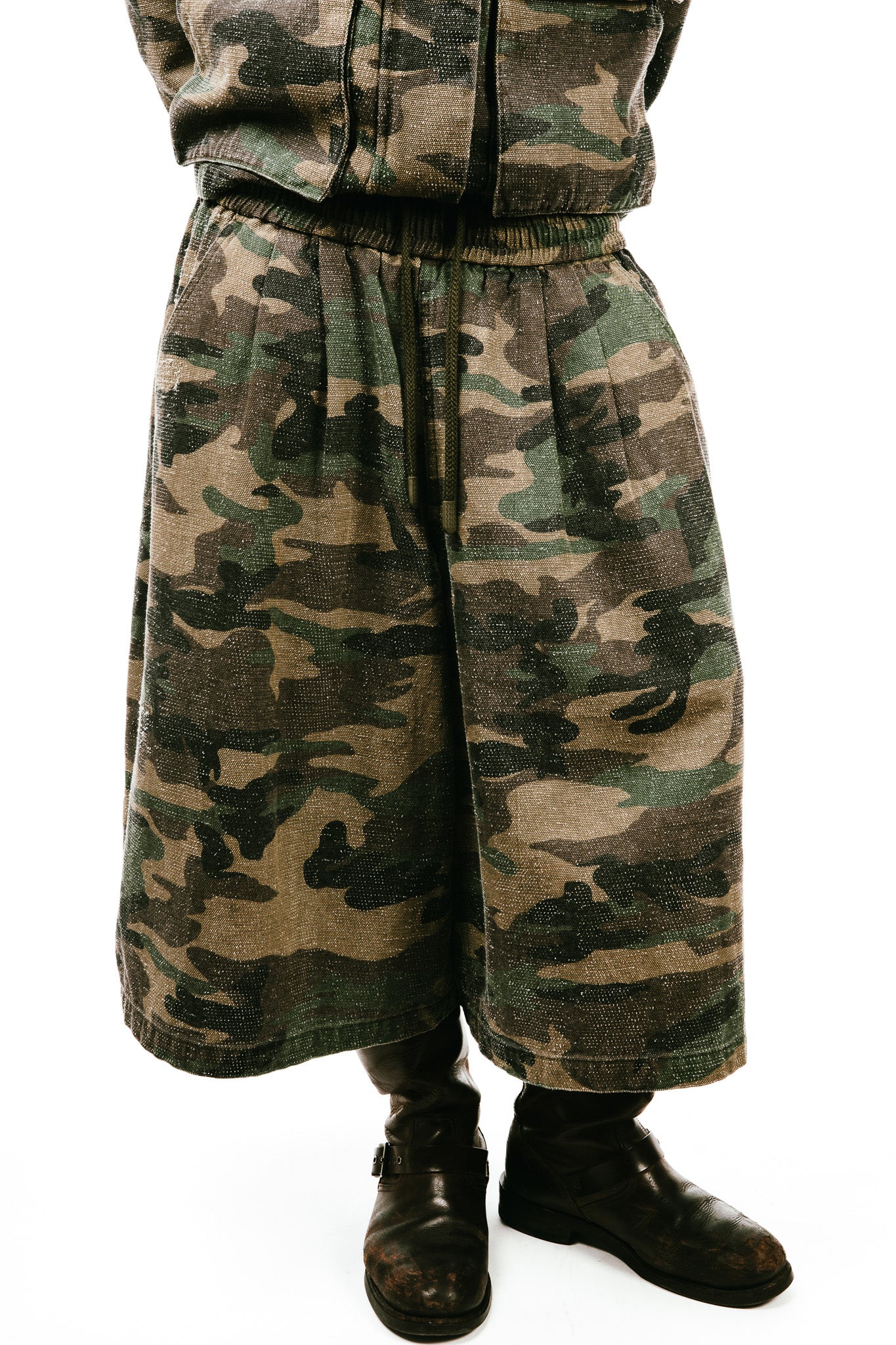 CAMO BALLOON SHORTS