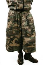CAMO BALLOON SHORTS
