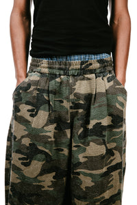 CAMO BALLOON PANTS